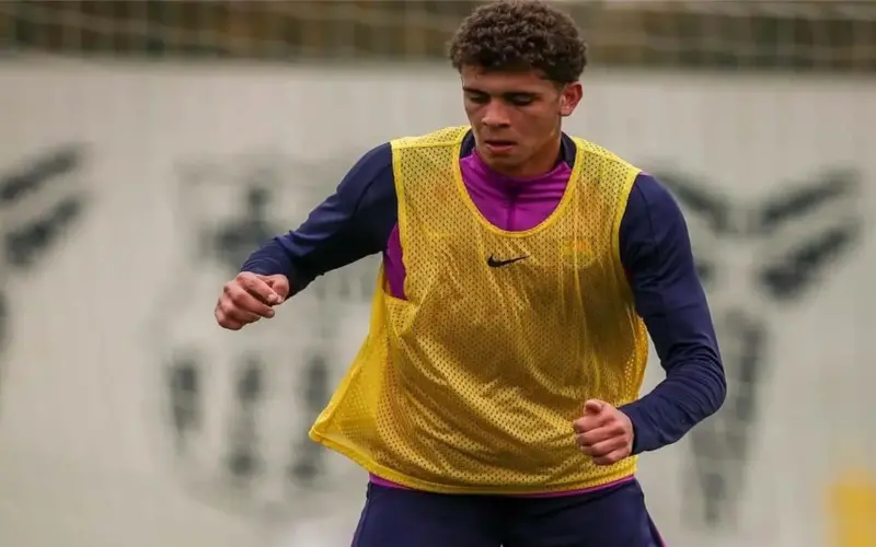 تشكيلة برشلونة أمام جيمناستيك في الدوري الإسباني للشباب.. موقف حمزة عبد الكريم